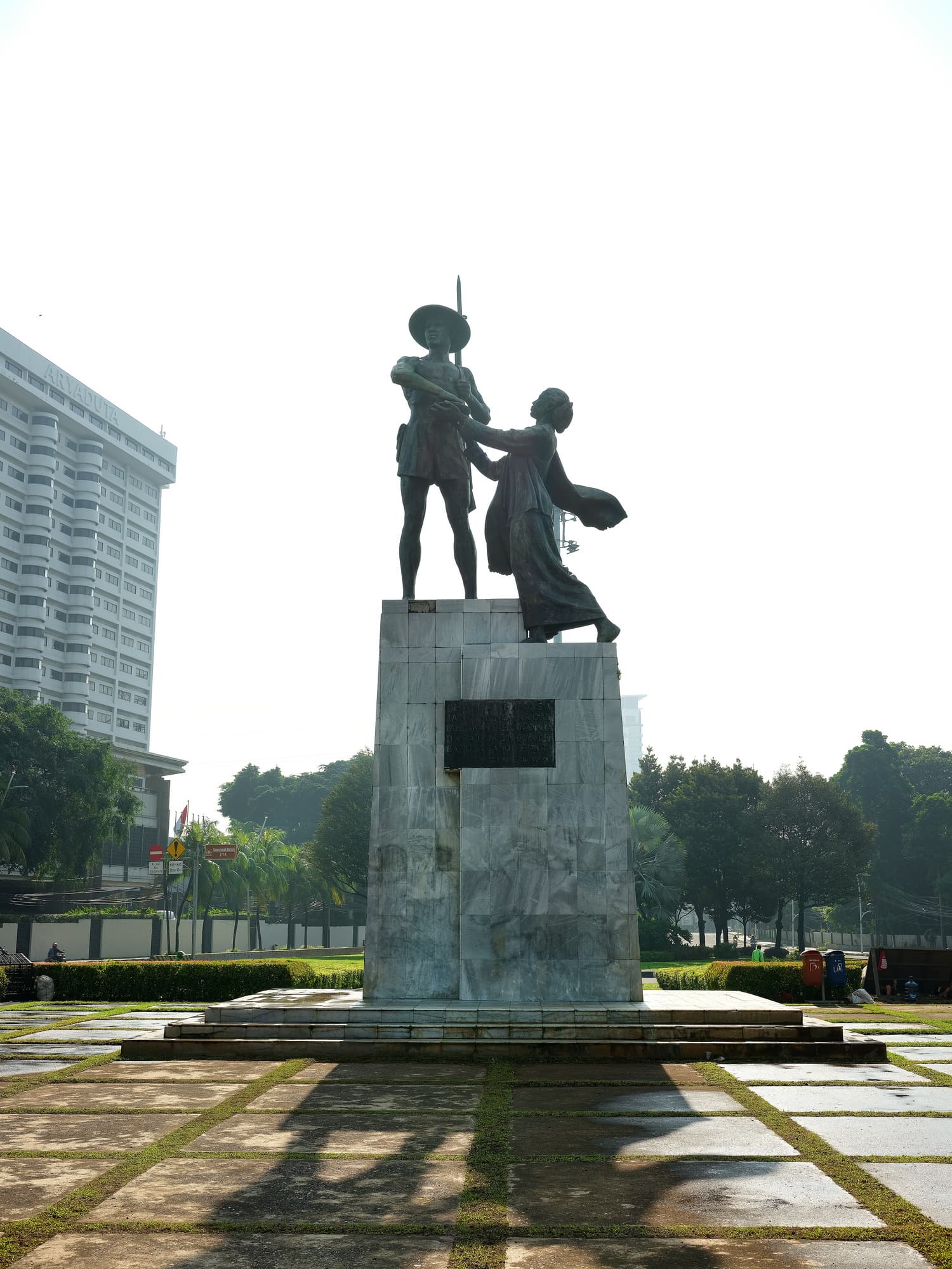 "Patung, Tugu, Dan Monument: Karya Seni Rupa Yang Memukau Dan ...